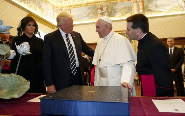 Pope Asks Trump to be Peacemaker, Gives him Environmental Letter